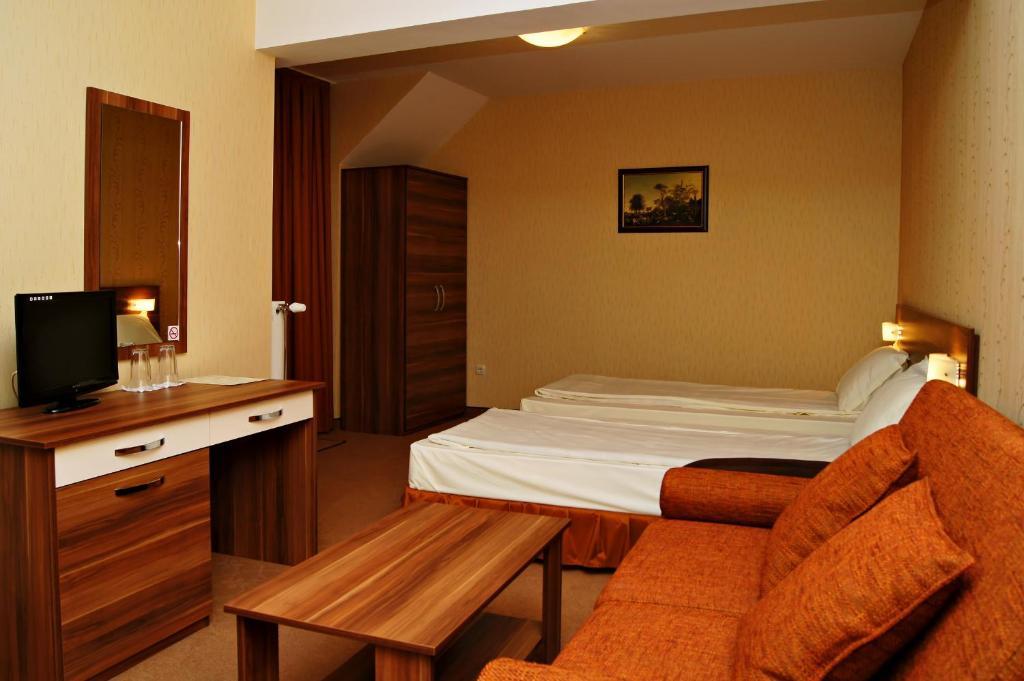 Family Hotel Ramira Kyustendil Room photo